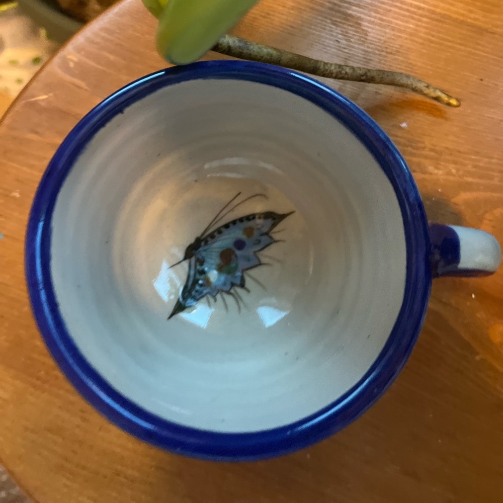 Vintage Ken Edwards Mexican
Pottery small cup.